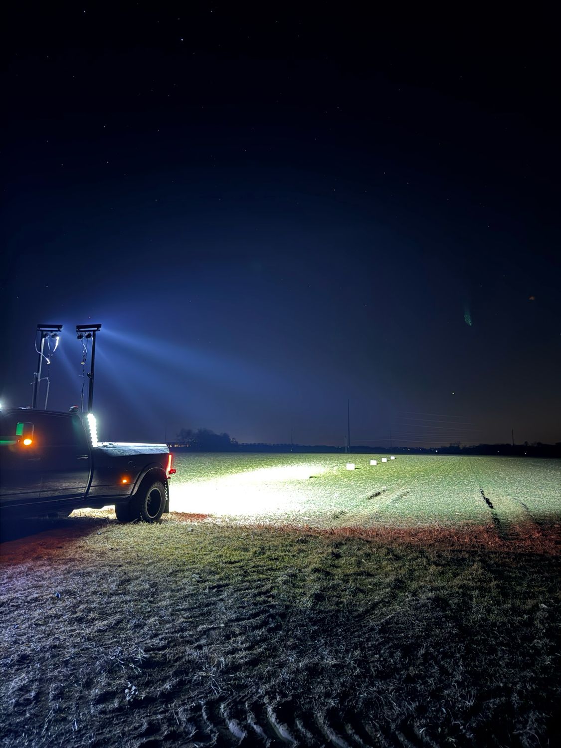 9 Foot Tall Set Truck Bed Mounted Light Tower 22,680 Lumens