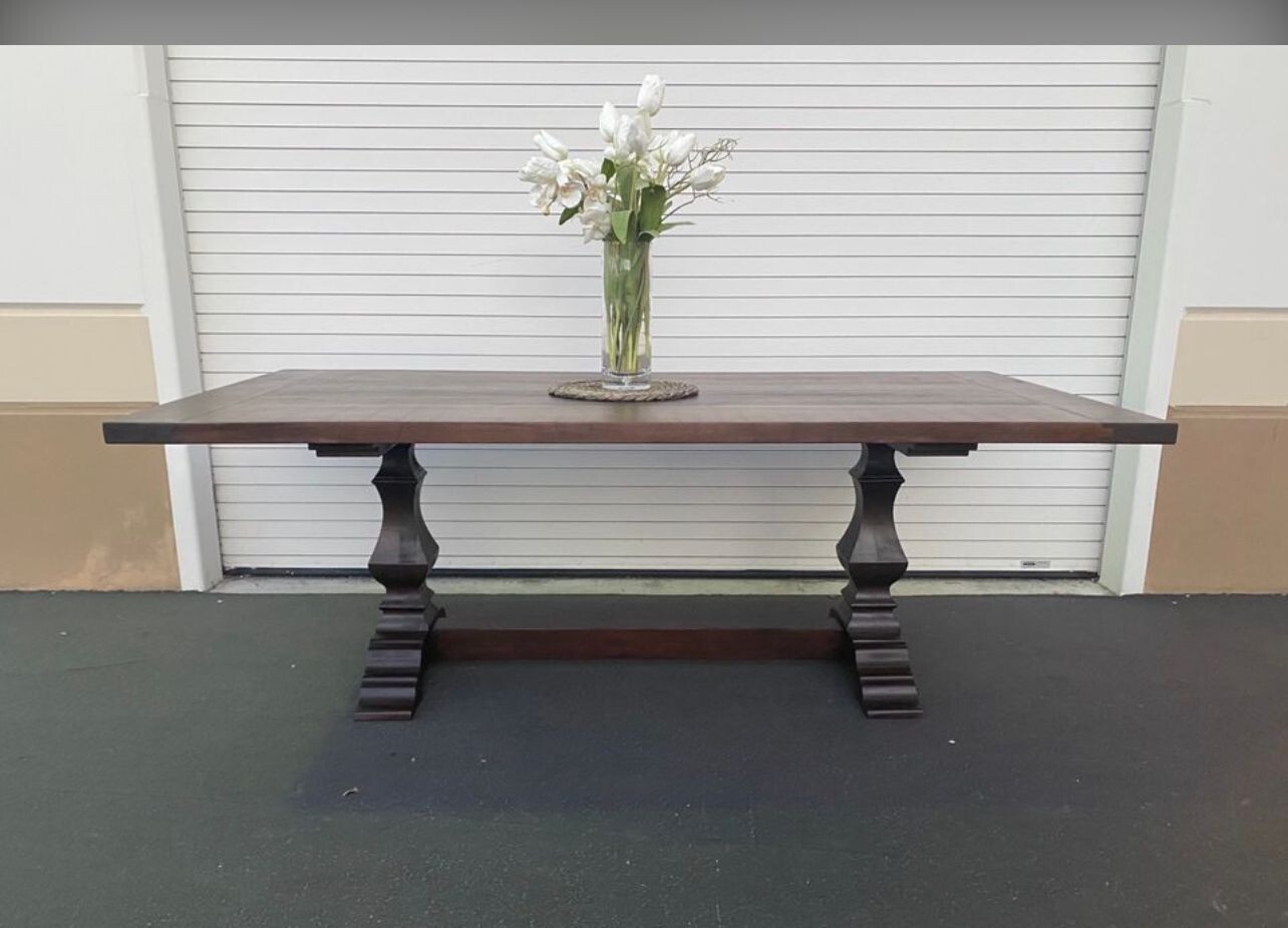 Crown Dining Table
