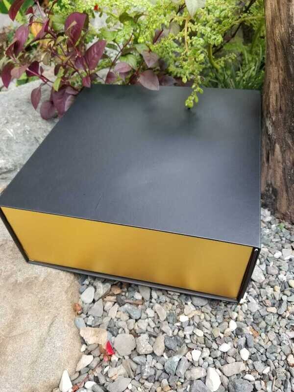 Magnetic Gift Box - Black/Gold