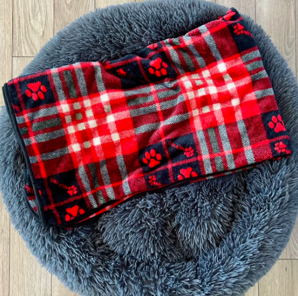 Red, Black & White Flannel Throw Blanket from Max & Neo Red, Black & White Flannel Throw Blanket from Max & Neo