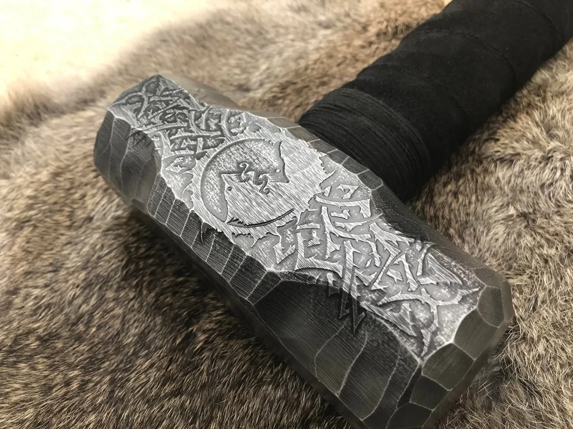 Mad Wolf Viking Hammer