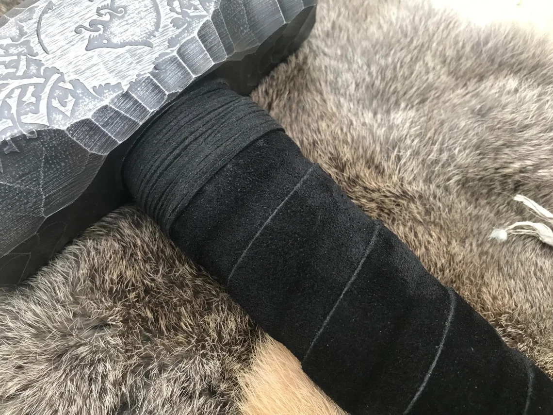 Mad Wolf Viking Hammer