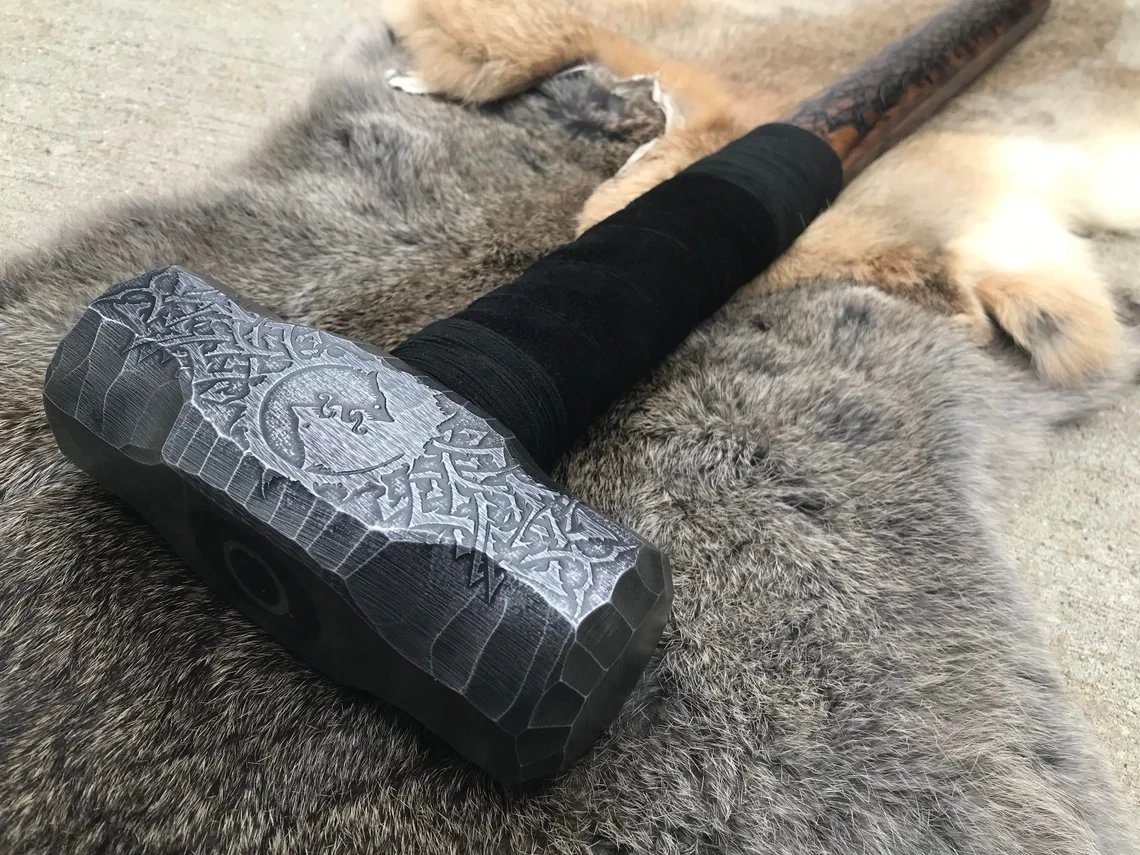 Mad Wolf Viking Hammer