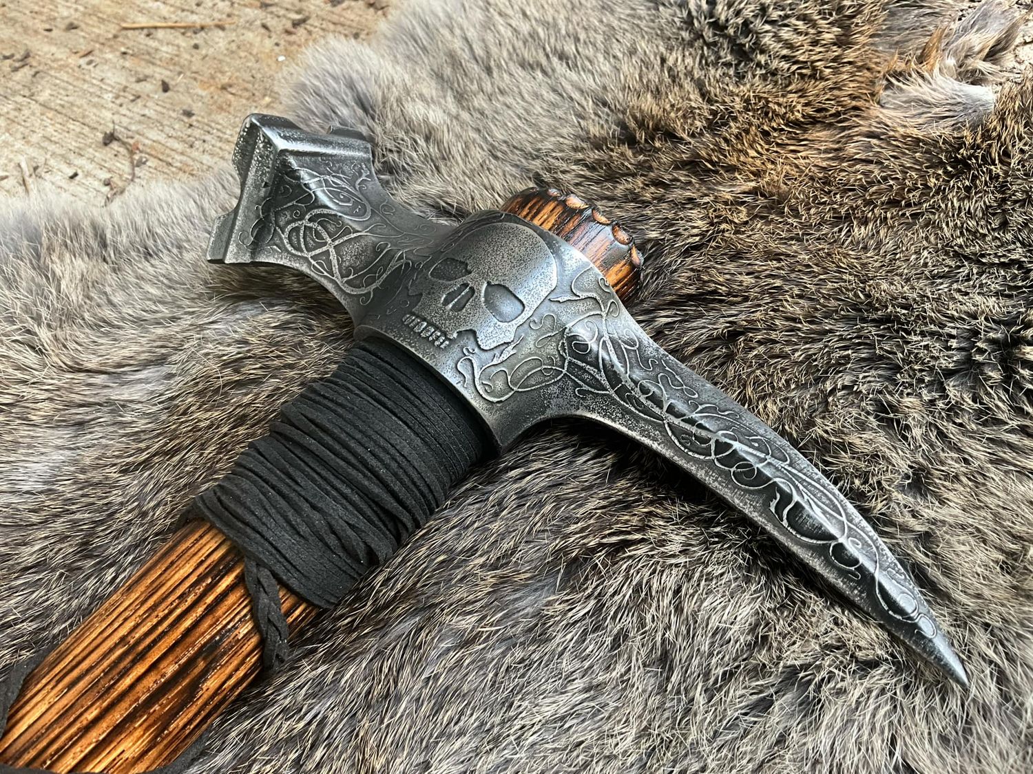 Withered Skull War Hammer