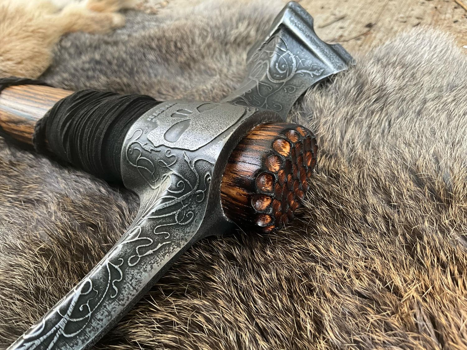 Withered Skull War Hammer