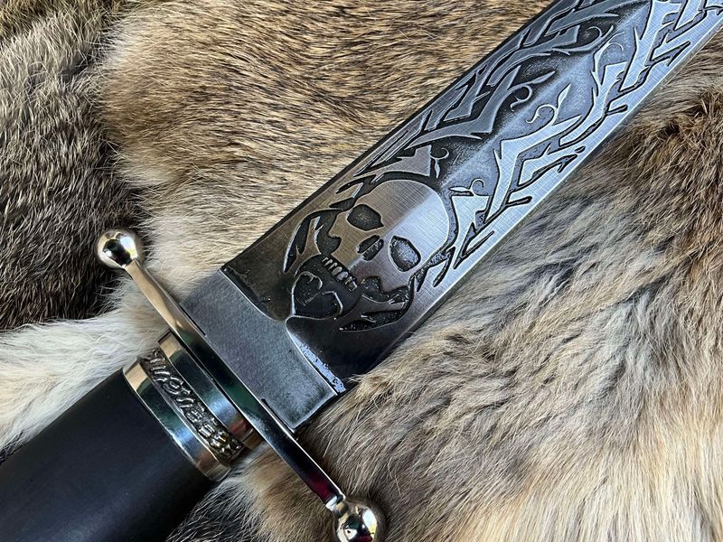 Skull Briar Dagger