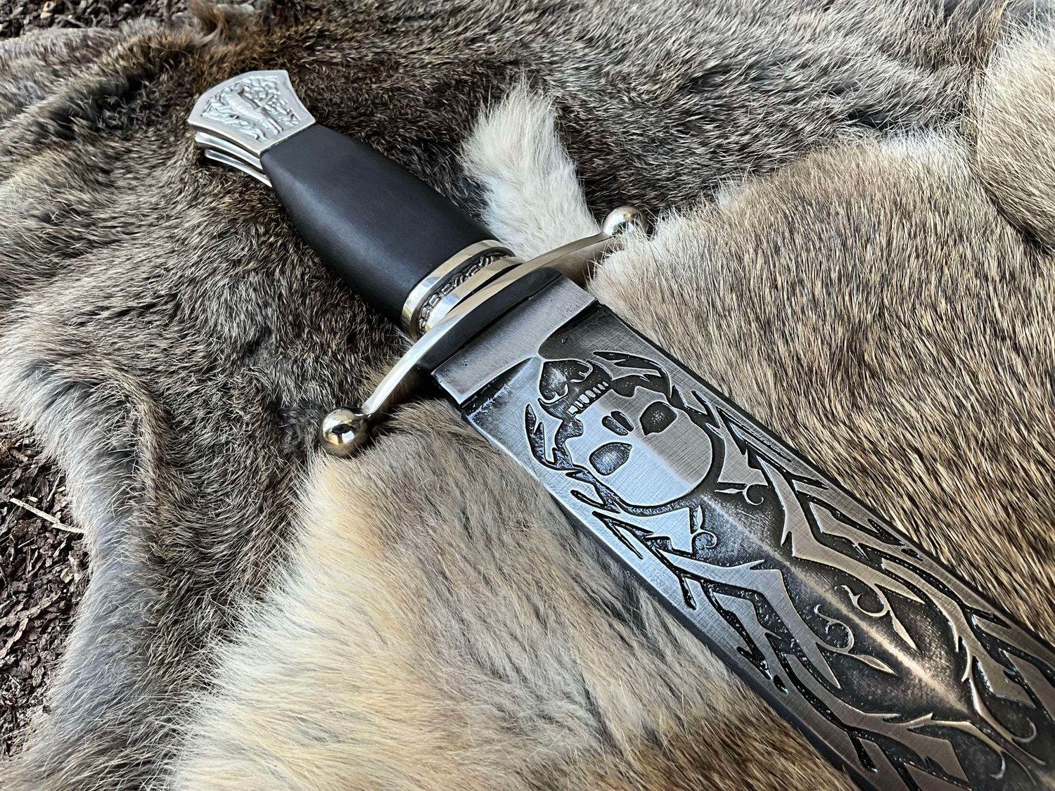 Skull Briar Dagger