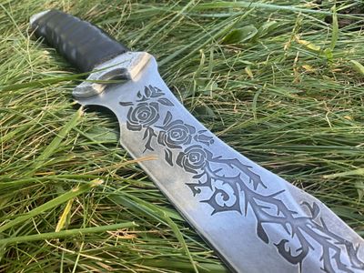 Rose and Thorn Cutlass