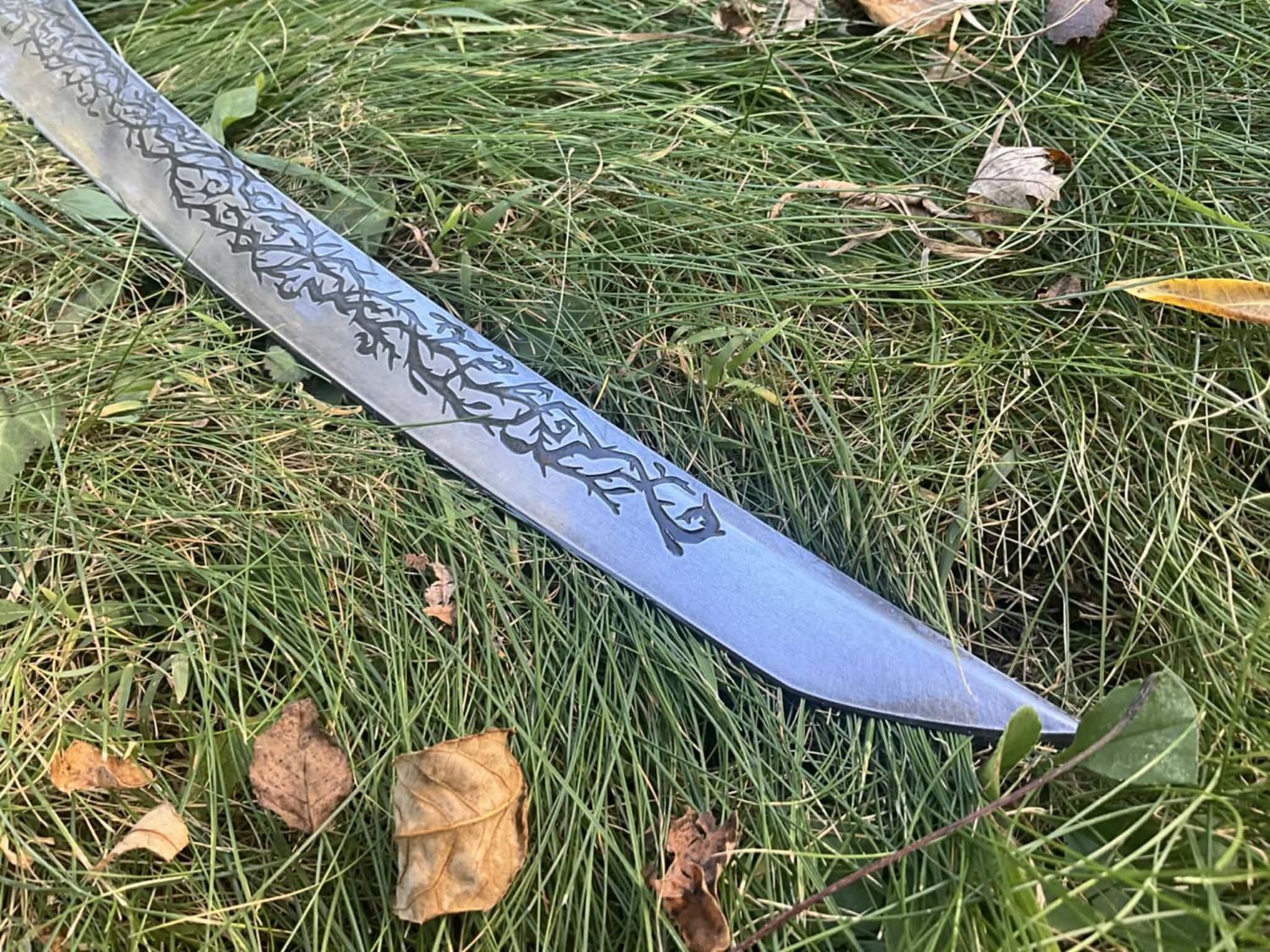 Rose and Thorn Cutlass