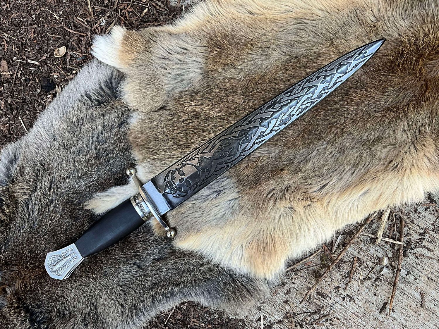Skull Briar Dagger