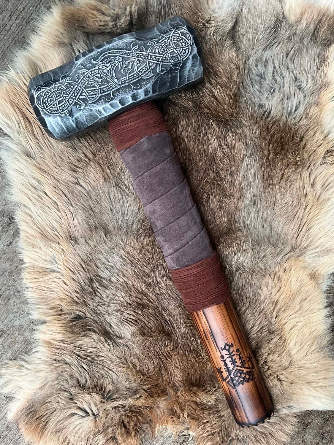 Engraved Jörmungandr Viking Hammer