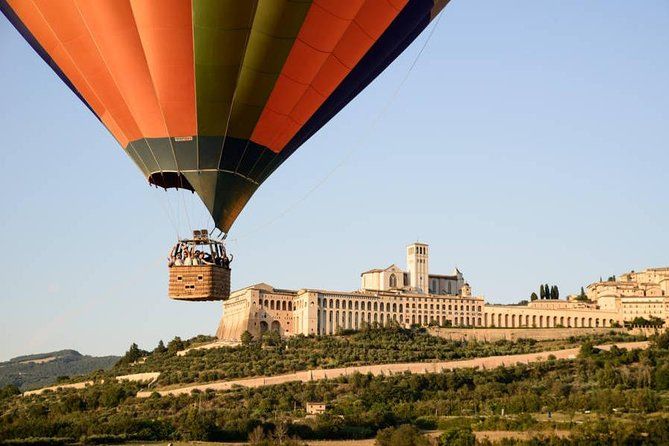 GIRO IN MONGOLFIERA SOPRA ASSISI