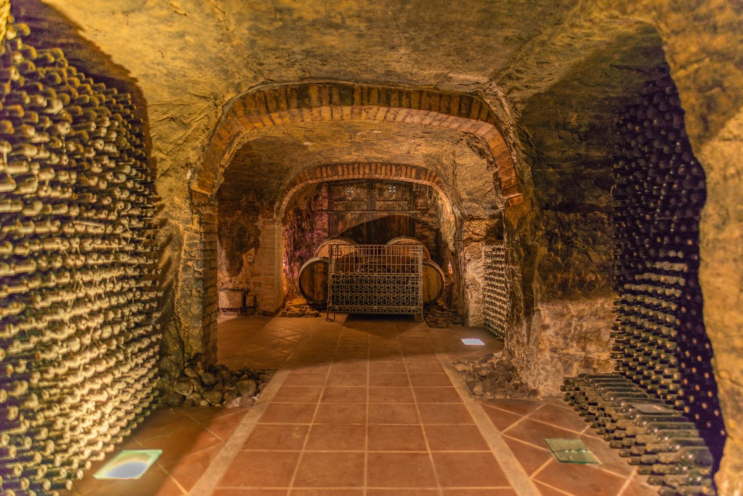 VISITA NELLA CANTINA SOTTERRANEA DI CHIUSI