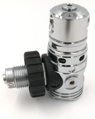 Scubatec 1° stadio F22 bilanciato a pistone torretta girevole