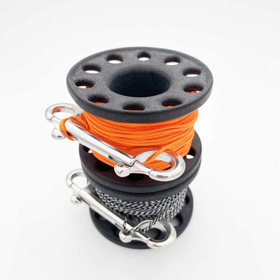 Nammu-Tech Spool 60 mt con moschettone doppialuce da 115 mm Nammu-Tech Spool 60 mt con moschettone doppialuce da 115 mm