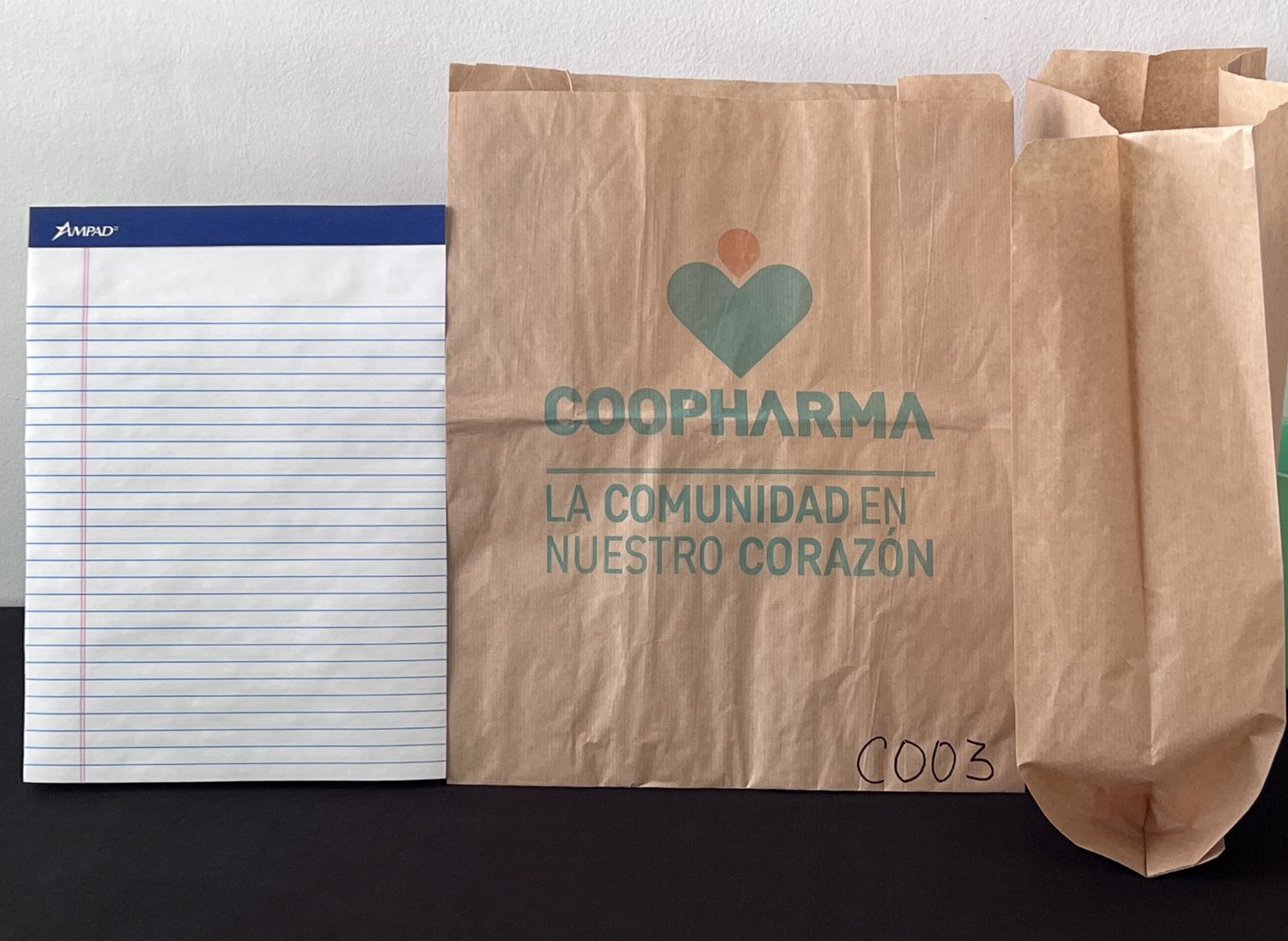 C003 Revistas / Copias (Pinch Bottom Bag) / Medidas: 11.8"(w) x 15.0"(h)