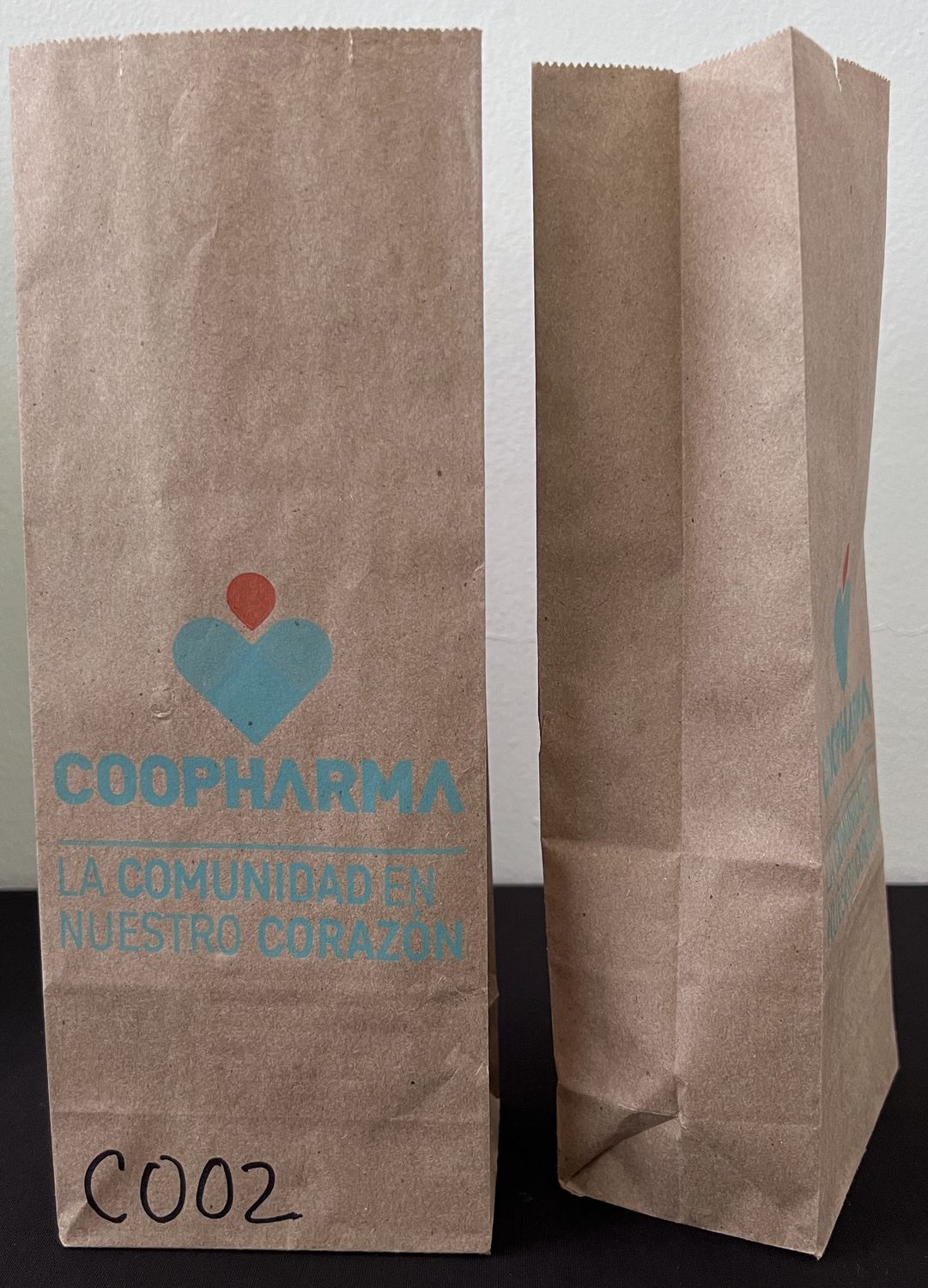 C002 Recetario (Flat Bottom Bag) / Medidas: 4.0"(w) x 2.5"(d) x 10.0"(h)
