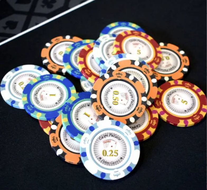 Malette 300 Jetons “CROWN – CASH GAME” – Clay Composite 14g – Setup Premium