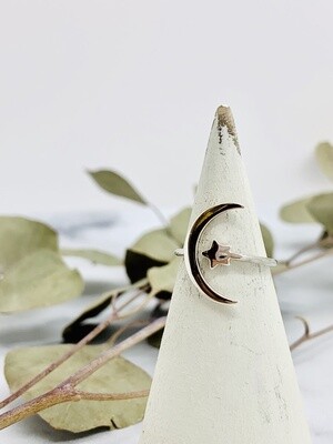 Large Crescent Moon and Star Ring