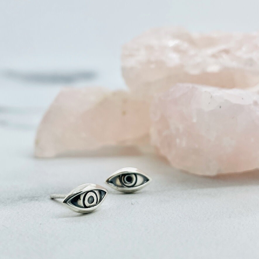 Eye Stud Earrings, SS - dno