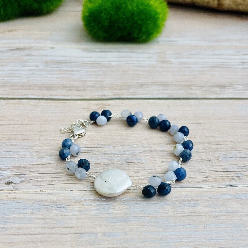 Handmade Bracelet with connected in 3: blue lace agate, sodalite onions, white coin pearl, heart clasp