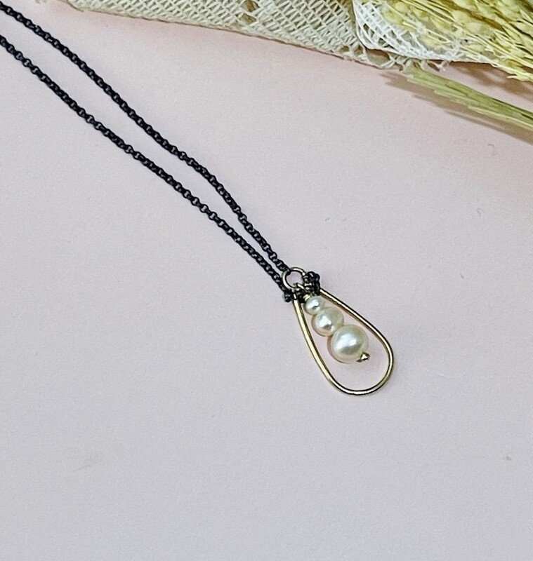 Handmade Necklace with 3 FW Pearls in 14k Teardrop on Oxi Silver Chain dno