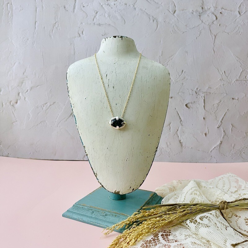 Handmace Faceted Labradorite Oval set in Chunky Silver Pendant on 14k GF Chain Necklace, 16&quot;