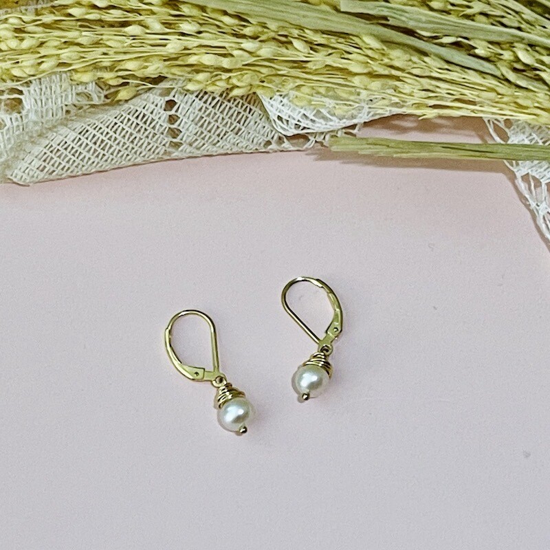 Handmade White Pearl wrapped in 14k GF wire Earring