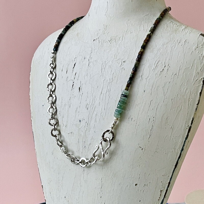 Handmade Silver Necklace with cube turquoise, grandideriete discs, hammered chain/hook