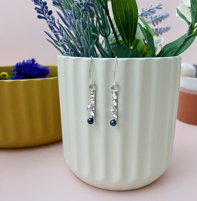 Handmade Silver Earrings with faceted bar wire, single grey and peacock pearls