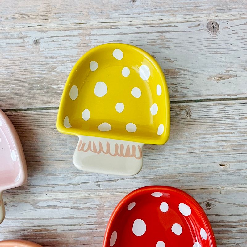 Toadstool Pinch Bowls, Color: Mustard