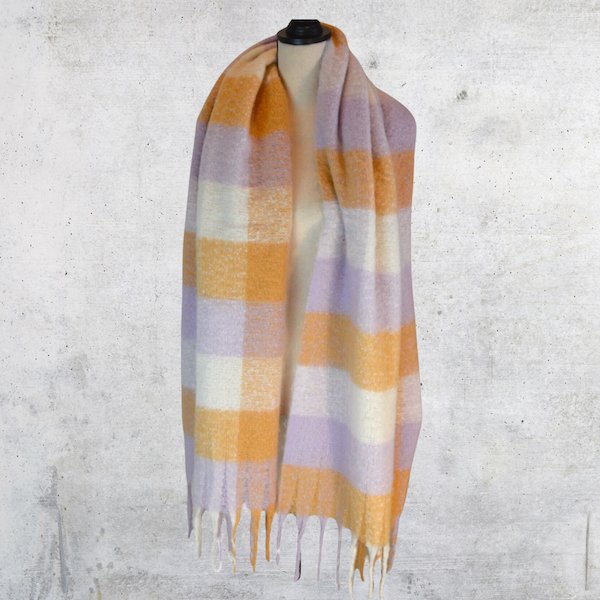 Ari Scarf, Style: Lilac