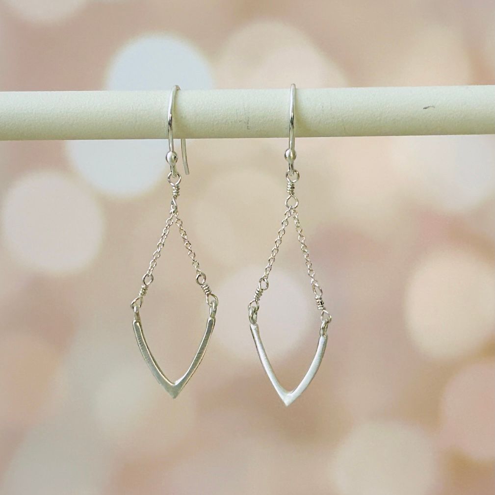 Small V on Chain Earrings, Silver