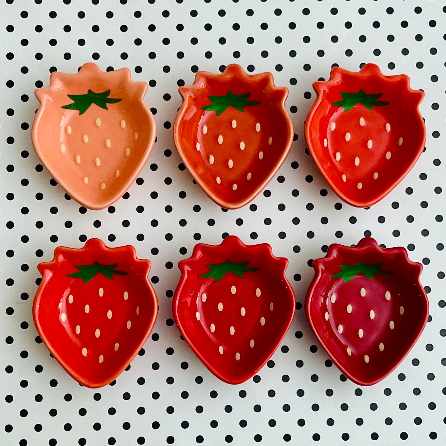 Berry Sweet Pinch Bowls, Color: Shade 1