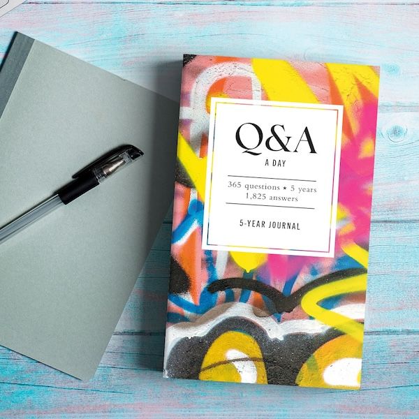 Q&amp;A a Day Graffiti: 5-Year Journal