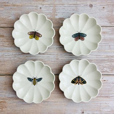 Stoneware Fluted Dish w/ Insect