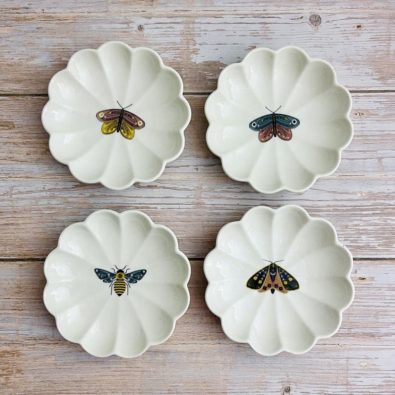 Stoneware Fluted Dish w/ Insect