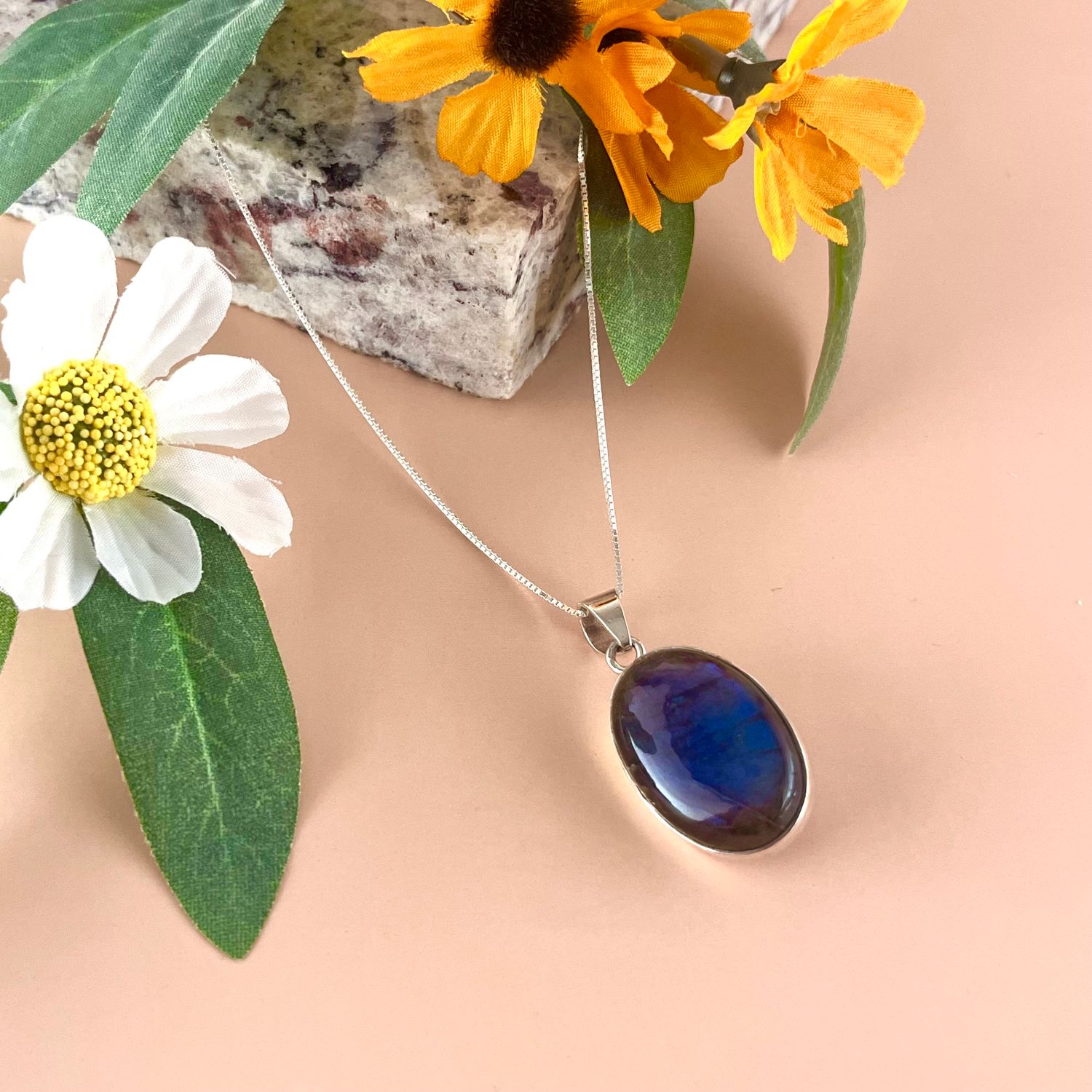 Sterling Silver Necklace with Labradorite Pendant