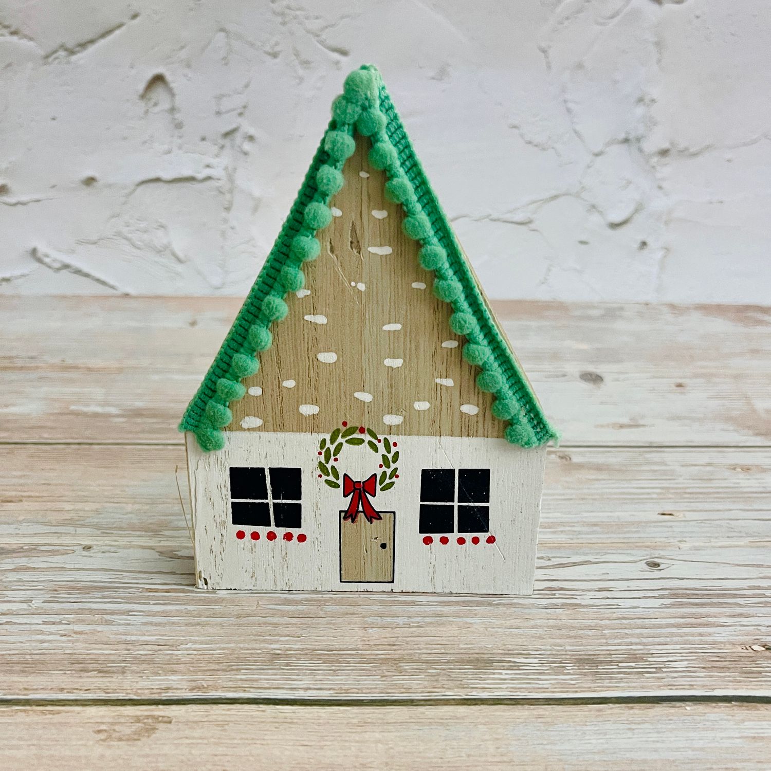 Twinkle Town Home, Style: small w/green trim