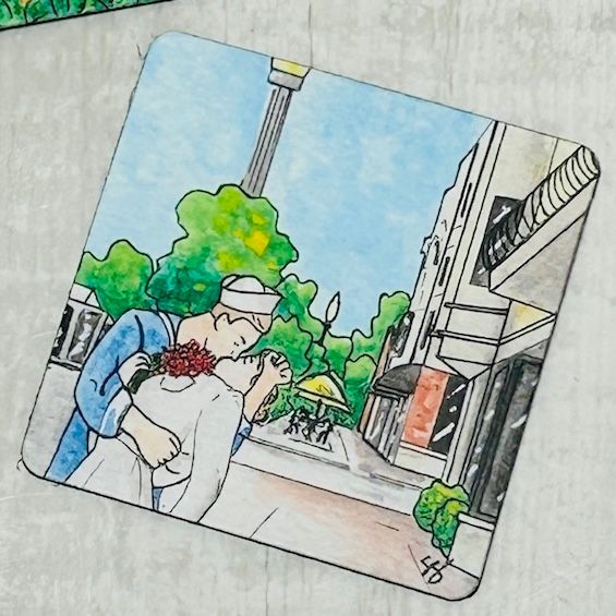 Carmel Icon Magnet, Style: Kissing Statue