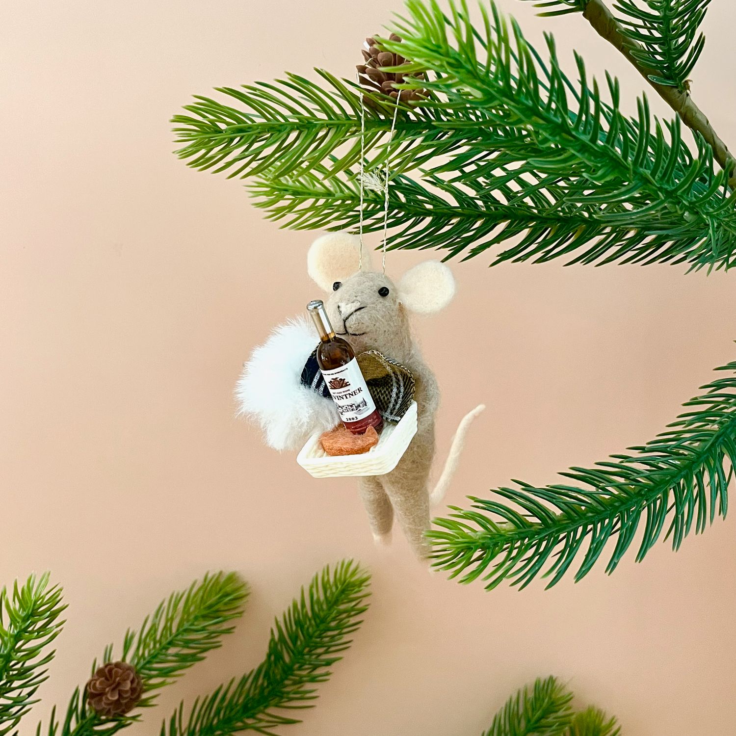 Wool Felt Mouse Gourmand Ornament, Style: Wine