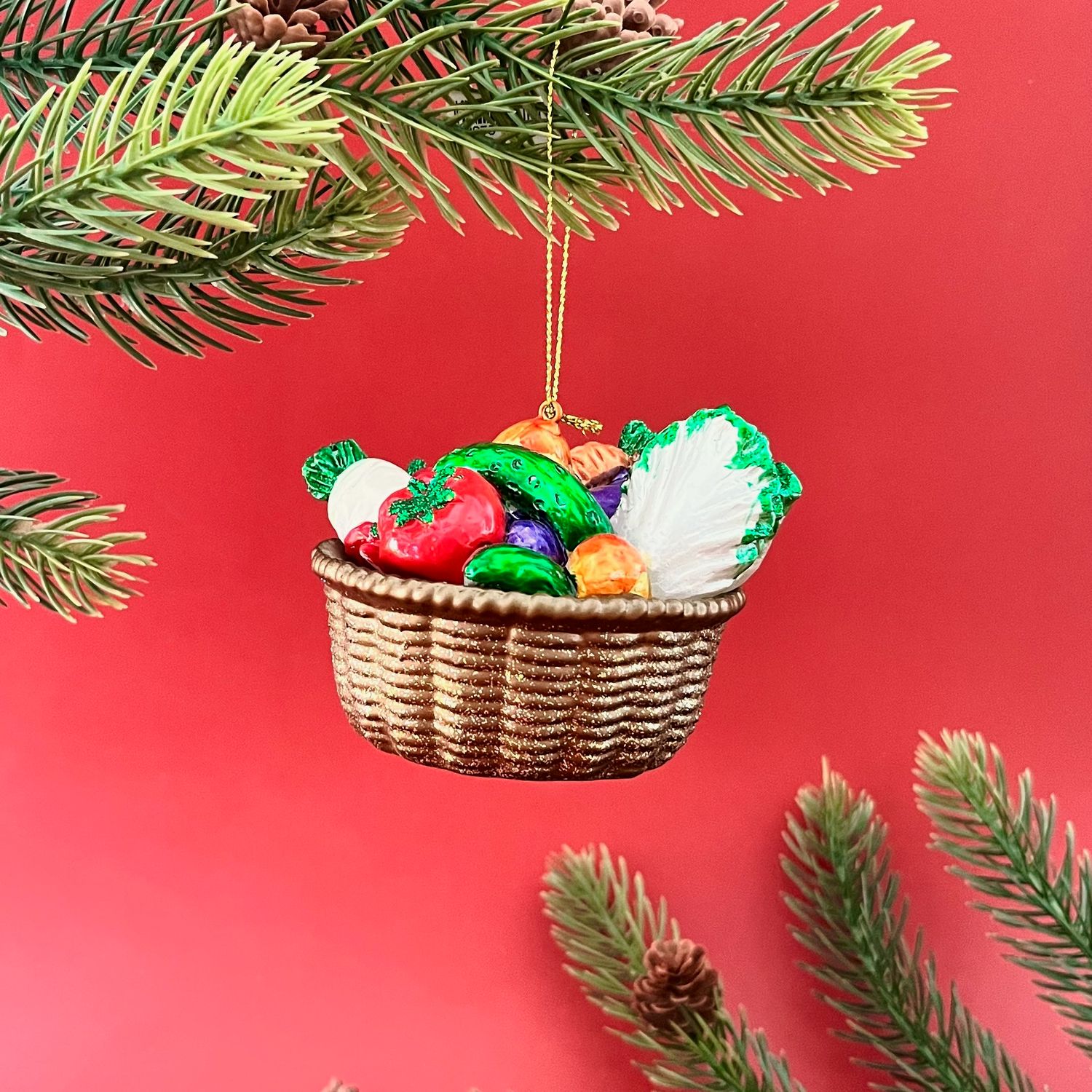 Resin &amp; Glass Vegetables in Basket Ornament with Glitter