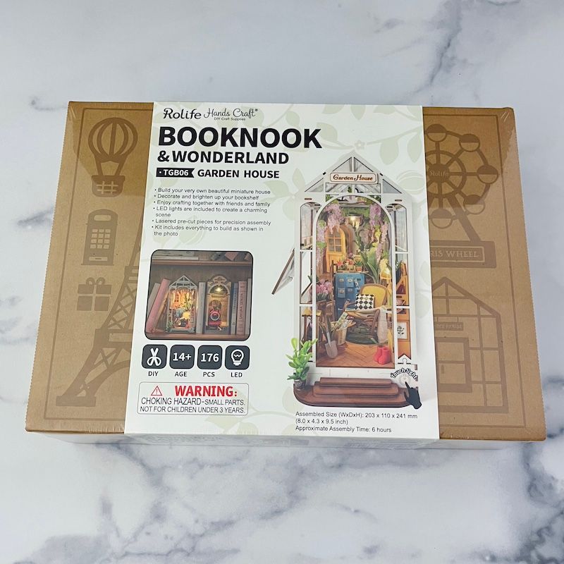 DIY Miniature House Book Nook Kit, Style: Garden House