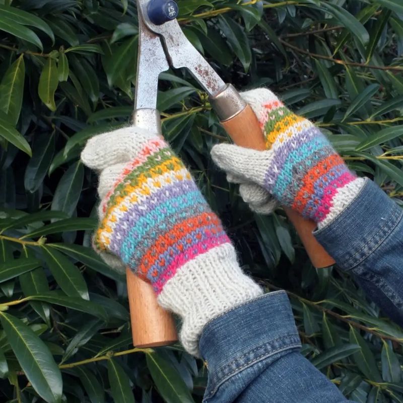 Winter 25 Pachamama Villarica Stripe Gloves