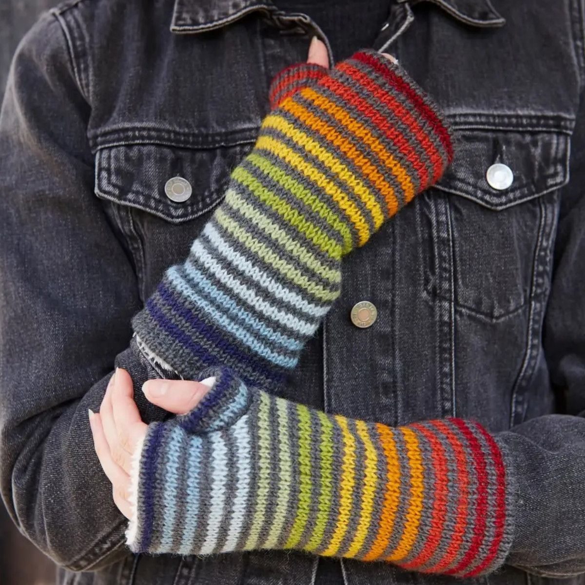 Winter 25 Pachamama Wristwarmer, Style: Vancouver