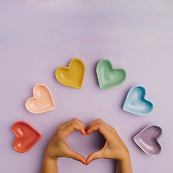 Color Parade Heart Pinch Bowls
