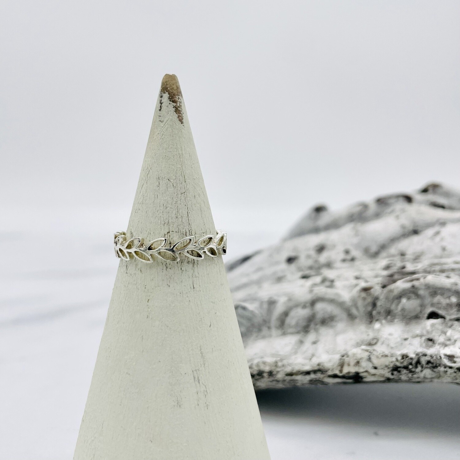Silver Tiny Open Leaves Ring