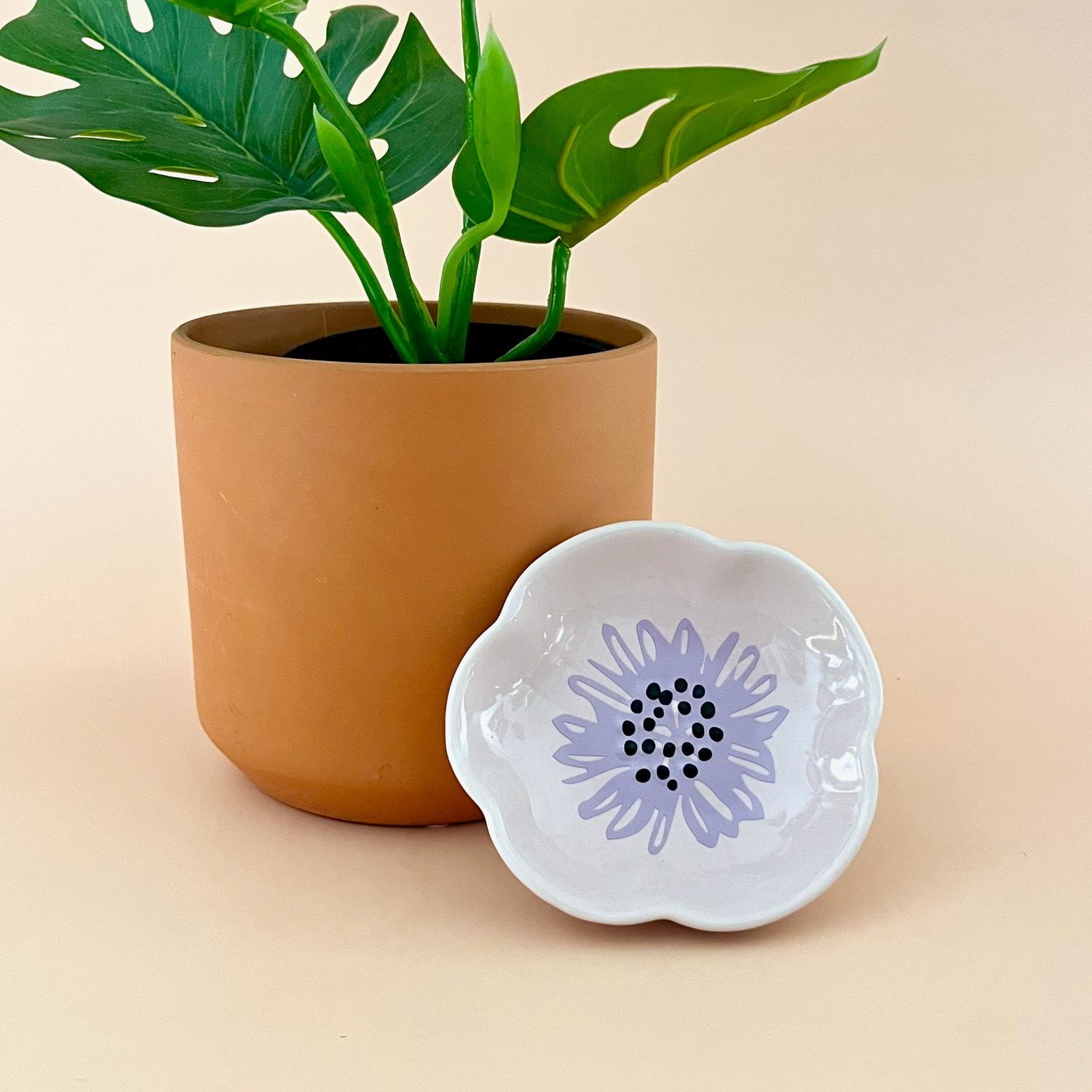 Flower Pinch Bowl, Color: Purple