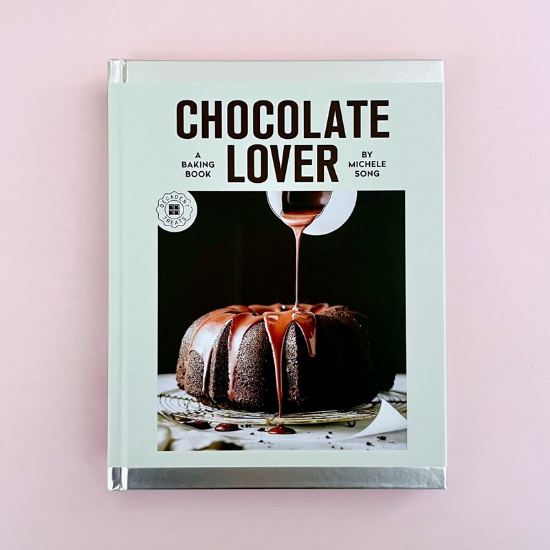 Chocolate Lover: A Baking Book