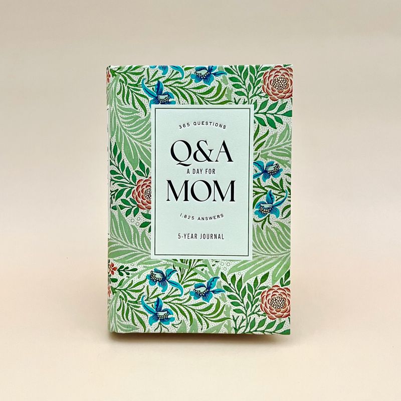 Q&amp;A a Day for Mom 5-Year Journal